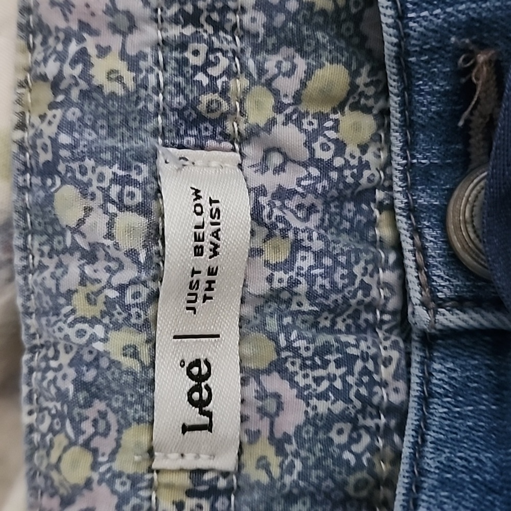 Capris - Picture 3 of 4